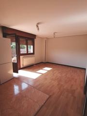 Location Rez-de-chaussée à La Calzada. Precioso piso de dos dormitorios con terraza muy soleado