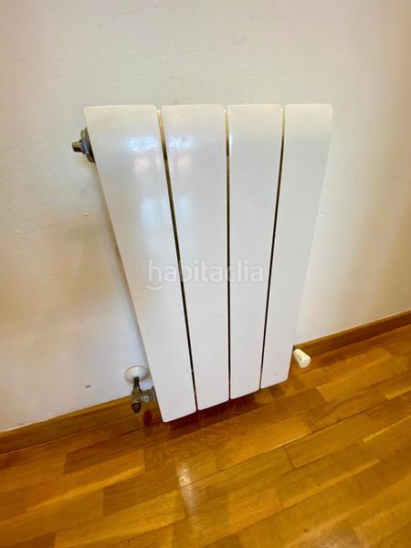 Foto b7aace9d-7ab3-4a3a-815f-a64e634e489a. Location appartement avec chauffage dans Cimadevilla Gijón