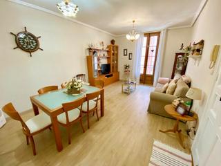 Piso en La Calzada. En el centro de la calzada!!en edificio de fachada historiada co