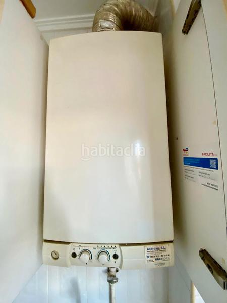 Foto 54b5f875-b525-4f9d-bcff-17ed5be520bd. Alquiler apartamento  impecable con terraza a la calle altura y ascensor en Gijón