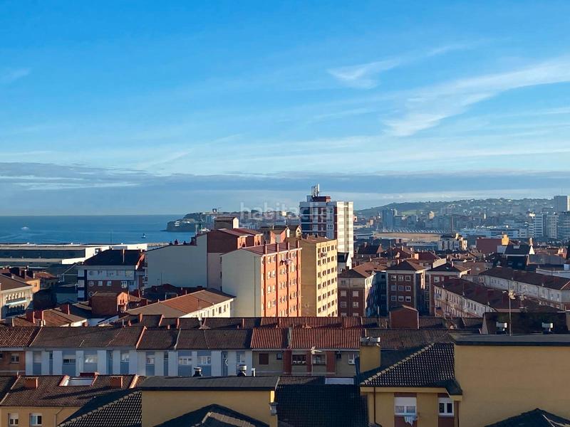 Foto 4fa6a156-03c9-463a-a406-c48932d7eeed. Alquiler piso vistas mar , precioso piso en El Natahoyo con trastero y garaje opcional en Gijón