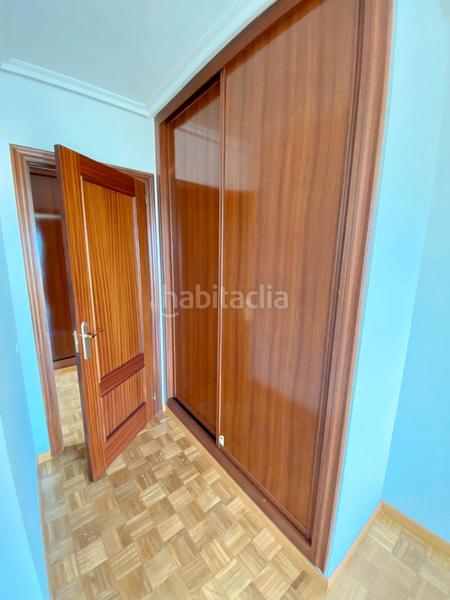 Foto 40dd8ebd-5367-4811-aaae-e6ab8be099ac. Rent flat with heating in El Natahoyo Gijón