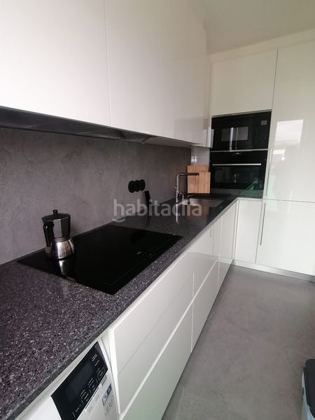 Foto f18cda2f-0a5c-4d97-bbd6-df334d44f3ec. Pis amb calefacció aparcament a Jove Gijón