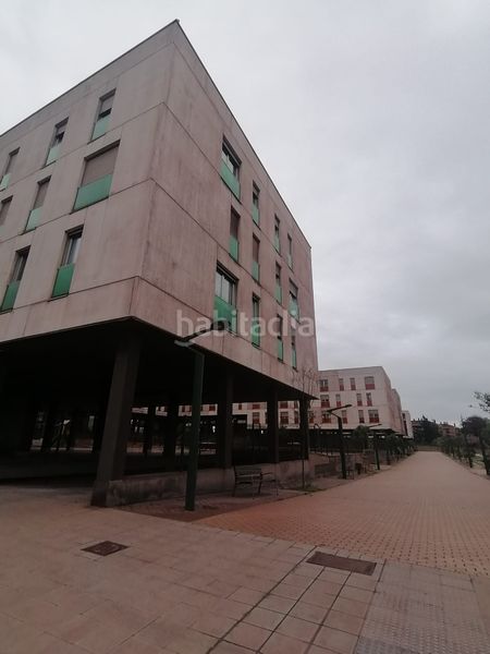 Foto f9491a80-fcd1-4993-9f5b-953611a224a1. Pis amb calefacció aparcament a Jove Gijón