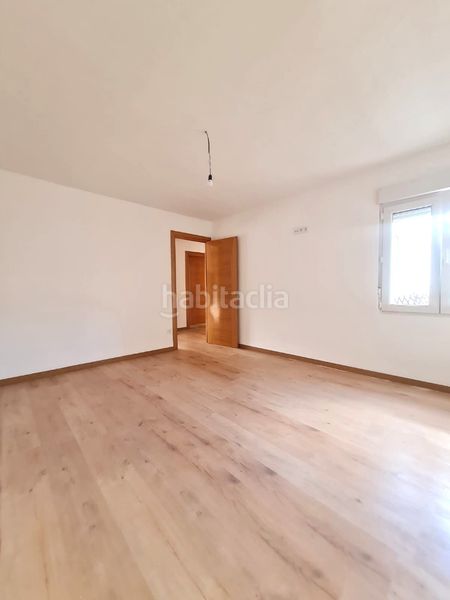 Foto f20aff5f-e5b9-43a4-b677-6bd463bb229a. Pis a Pumarín Gijón