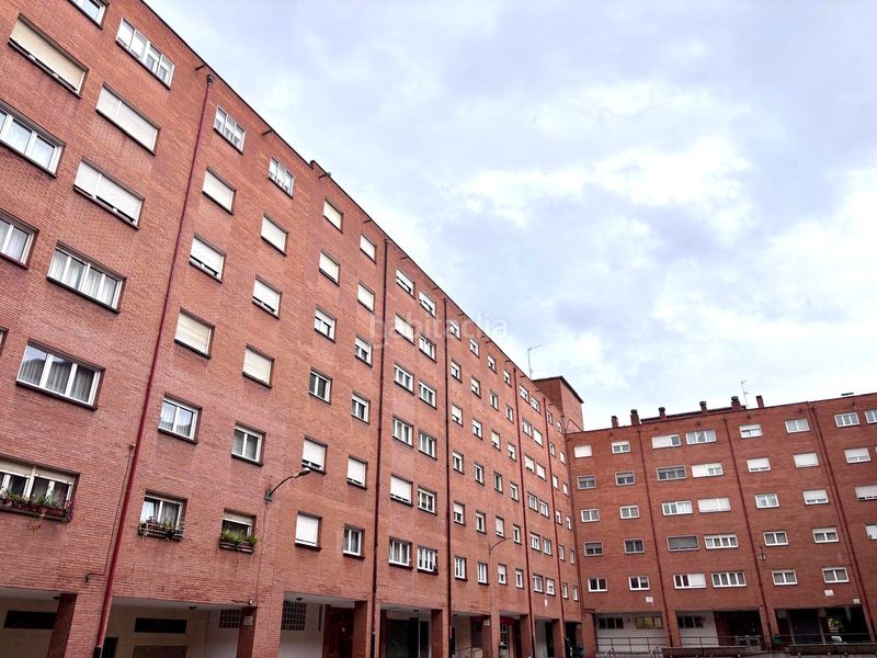 Foto 7a8deea6-439c-4e60-9ebd-ebfcb58dfce7. Pis amb calefacció a El Natahoyo Gijón