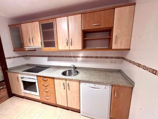 Appartement à El Natahoyo. En el natahoyo, tres dormitorios y dos baños con trastero