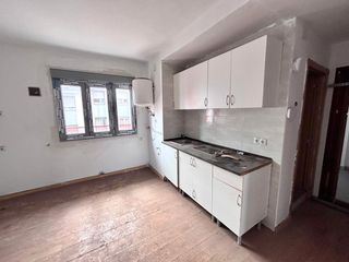 Appartement à Jove. Portuarios. procedente de embargo en muy buen estado (precio suj