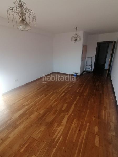 Foto 7b49cec0-350e-4c35-b8a2-594af6bc9d4a. Alquiler apartamento frente a playa del arbeyal, amplio apartamento con electrodomesticos, comunidad y trastero incluidos!! en Gijón