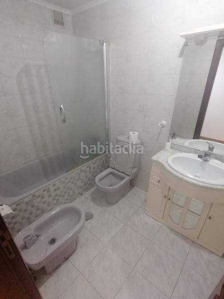 Foto 8464238f-c317-408a-ab23-37eb46966626. Alquiler apartamento frente a playa del arbeyal, amplio apartamento con electrodomesticos, comunidad y trastero incluidos!! en Gijón