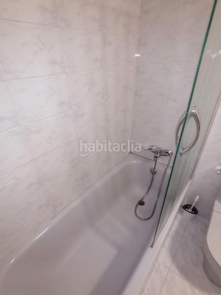 Foto 891da4a1-1465-479c-b458-1daee24f0b71. Alquiler apartamento frente a playa del arbeyal, amplio apartamento con electrodomesticos, comunidad y trastero incluidos!! en Gijón