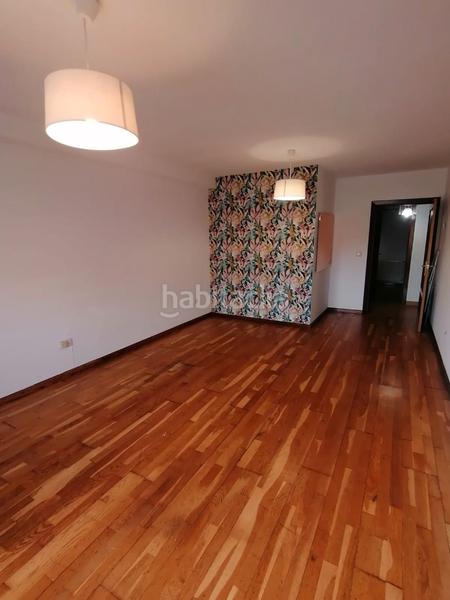 Foto b33231fa-e258-4190-9791-92b8de551df6. Alquiler apartamento frente a playa del arbeyal, amplio apartamento con electrodomesticos, comunidad y trastero incluidos!! en Gijón