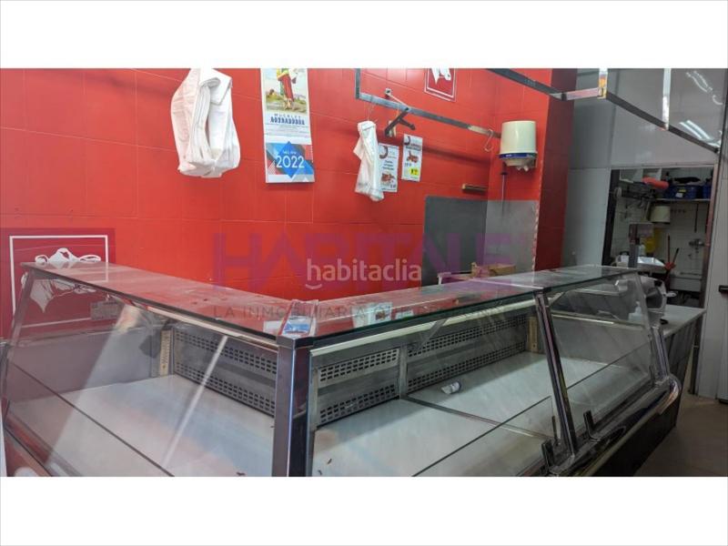 Foto 7869f5d7-a6ea-40db-99f6-48275ad4c990. Alquiler local comercial en egia jeneralaren kalea 33 inmobiliaria diputacion alquila negocio de carniceria montadoamplio mostrador, camara frigorifica, trastienda y aseo 500 mes en Bilbao