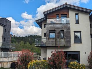 Maison jumele en Aldai auzoa 60. Api diputacion,4 habitale vende chalet adosado  con jardin de 49