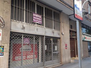Business premise in Pintor lekuona  1. Api diputacion,4 habitale  vende o alquila local comercial en ba