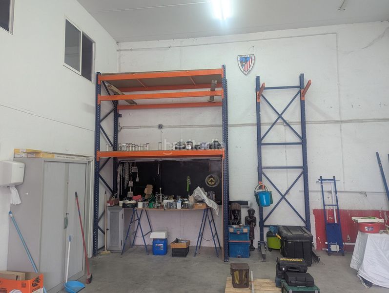Foto bd91497b-670e-448f-acc6-bba768a9875e. Nau industrial a kenterabidea a Erandio