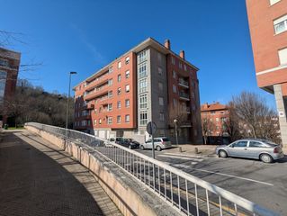 Flat in Masustegi - Monte Caramelo. Api diputacion,4 habitale vende piso con camarote en lezeaga.opc
