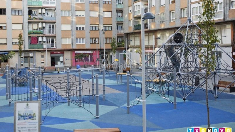 Foto 2ee56e98-39eb-4bf5-9d27-089b04c1b6ea. Pis amb calefacció a Azeta - Abatxolo Portugalete