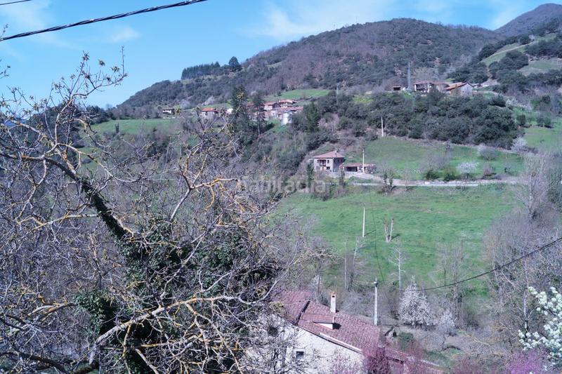 Foto 020030dd-b9fe-45df-8b15-a7f1b677e99d. Casa amb calefacció a Pesaguero