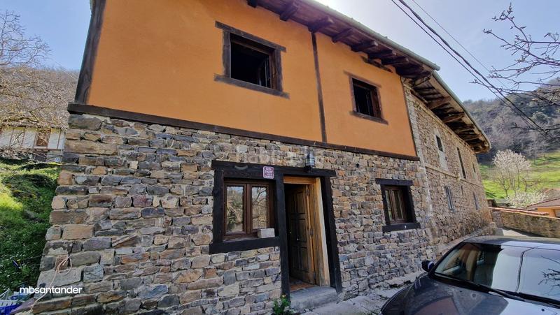 Foto fe0ae05f-9f76-4668-971b-508b2fc124e1. Casa amb calefacció a Pesaguero