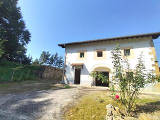 Maison à Bárcena de Cicero. Casa en venta en barcena de cicero, 4 dormitorios.