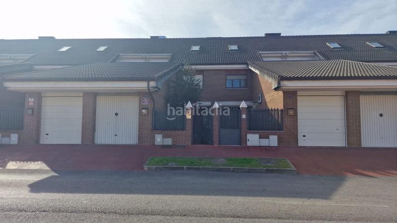 Foto f300f310-23a0-458c-9124-a14efac6af84. Chalet avec chauffage parking dans Astillero (El)