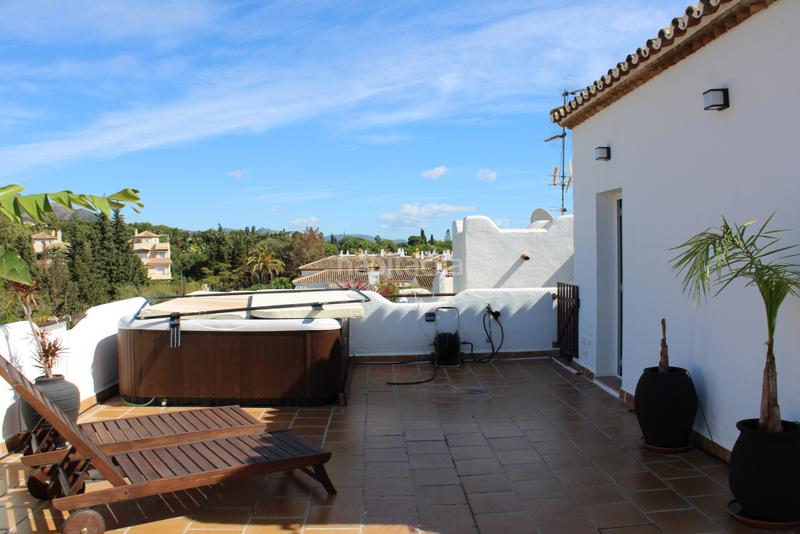 Foto 1cd6cf88-19b4-42c0-8a3a-afc5ef63e50a. Ático atico en jardines de sierra blanca en Nagüeles Alto Marbella