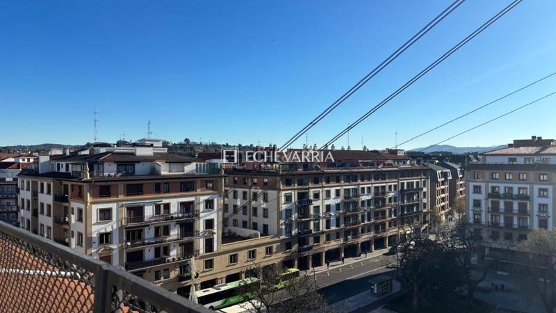 Foto 3b240398-cf16-4ac6-9d0d-6bb2c393a1f6. Pis amb calefacció aparcament a Las Arenas Getxo