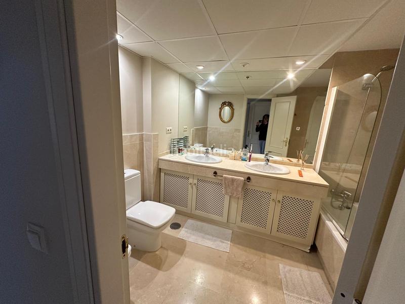 Foto 3bbd7f7d-5570-449d-8ad6-1f7e1425fa0f. Appartement avec parking piscine dans puerto de Sotogrande-la marina Sotogrande