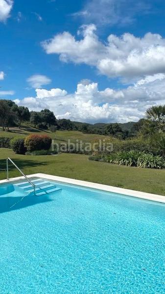 Foto bffd9b2e-24eb-40cc-aebc-22cbe6428c37. Chalet con riscaldamento parcheggio piscina in Sotogrande alto Sotogrande