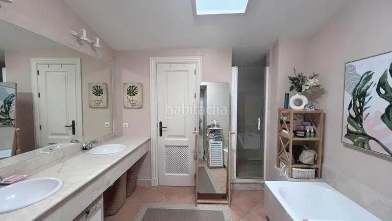 Foto ec6b017f-998b-4e80-bbfa-36182c8dd0a6. Chalet con riscaldamento parcheggio piscina in Sotogrande alto Sotogrande