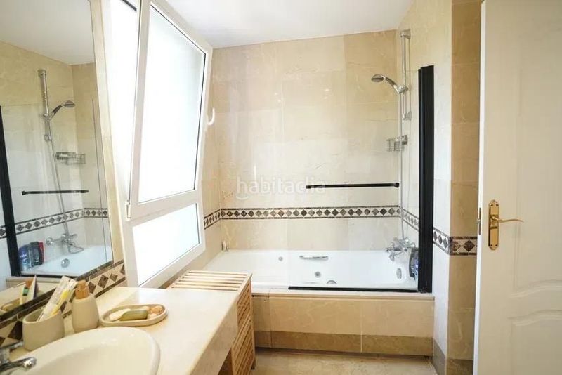 Foto 15edf2a1-ba8d-49e2-b0b0-a2cf4f7c9dd6. Chalet en Los Naranjos Marbella