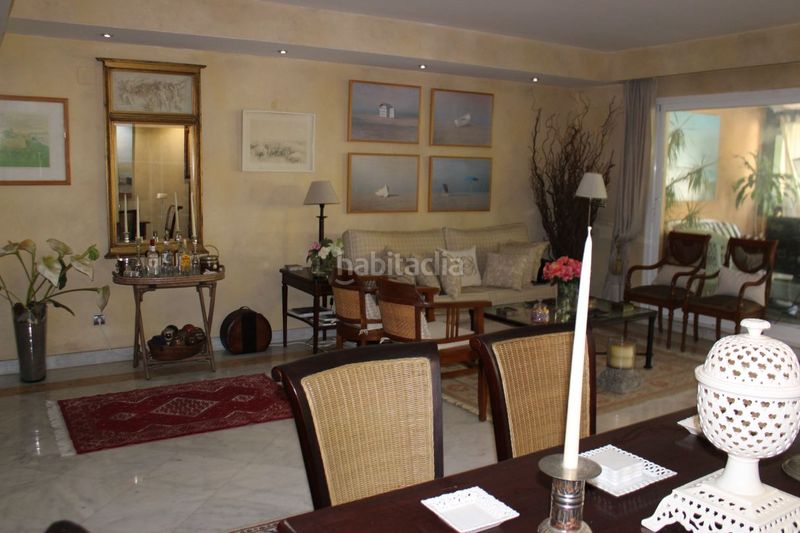 Foto 095dc297-4248-4d2e-ad71-da509372c8ca. Casa adossada amb calefacció aparcament piscina a Marbella