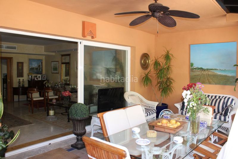 Foto 596e2a2e-f28a-4733-a5bd-af54348cc515. Casa adossada amb calefacció aparcament piscina a Marbella