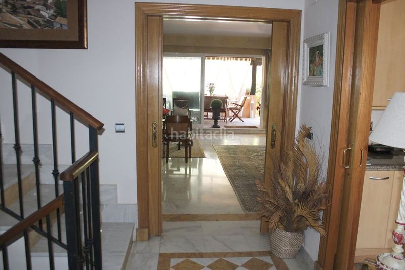 Foto 94c99420-a91a-433d-a56f-e2a858aae3b0. Casa adossada amb calefacció aparcament piscina a Marbella
