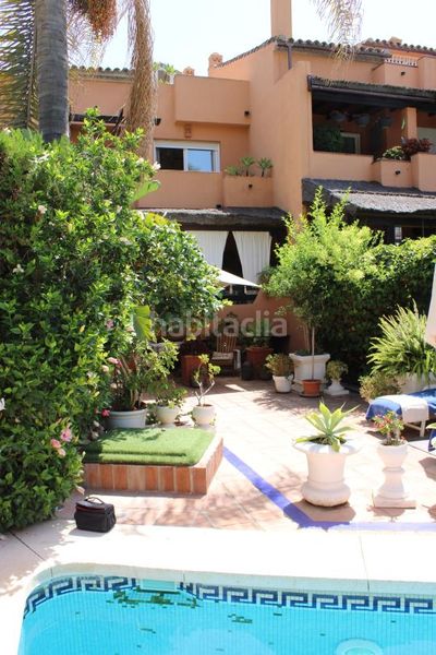 Foto 98803e98-6862-4e32-b7d3-9d5f78f65913. Casa adossada amb calefacció aparcament piscina a Marbella