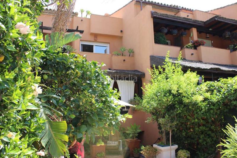 Foto ba494f65-c634-4034-8523-af22ec9de140. Casa adossada amb calefacció aparcament piscina a Marbella
