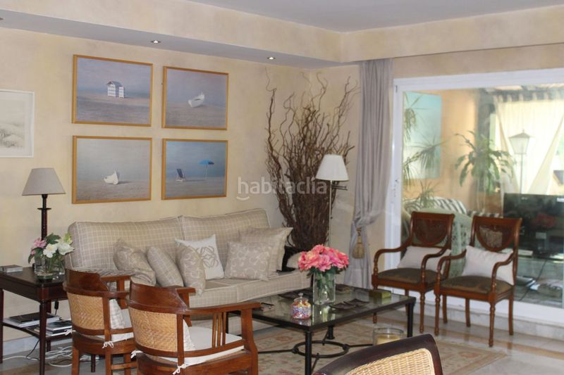 Foto d17e4ef7-a8b3-4064-906e-e04975e88d7c. Casa adossada amb calefacció aparcament piscina a Marbella