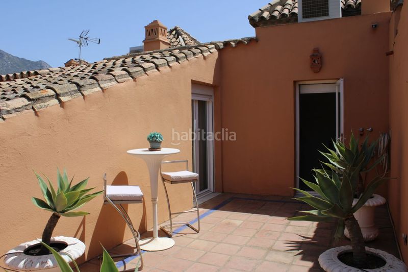 Foto dbf5aaa5-77b0-4fb6-95c0-f3b1cff1c4be. Casa adossada amb calefacció aparcament piscina a Marbella