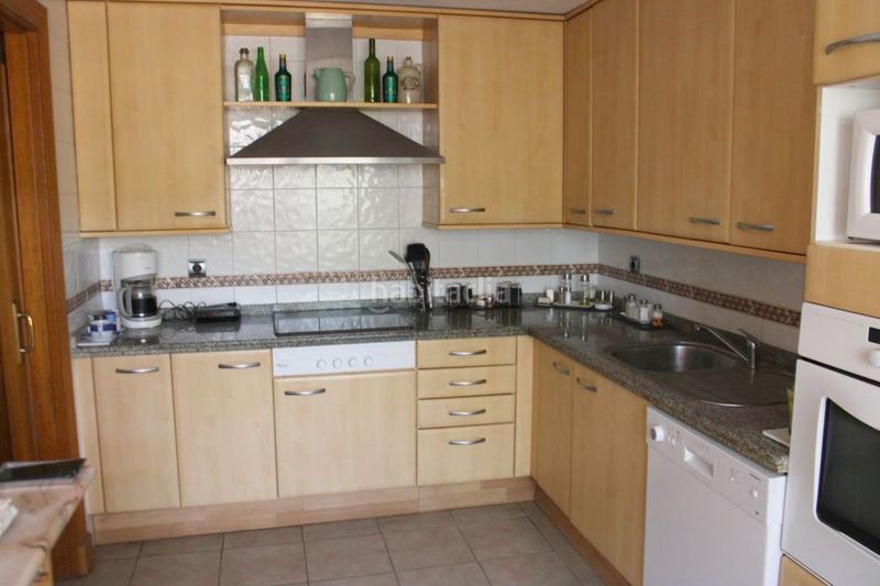 Foto f2ce35ca-a4b4-4ff0-be9c-1b69c14d8f53. Casa adossada amb calefacció aparcament piscina a Marbella