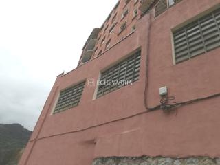 Bâtiment à usage industriel à La Peña. Venta de nave en la peña