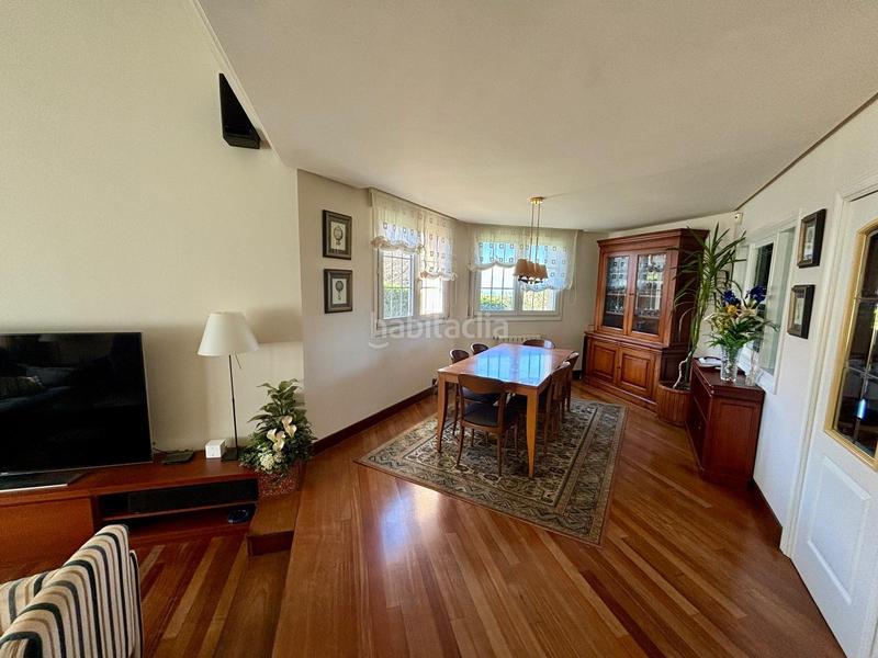 Foto 08125de2-6857-42fd-8b29-e778b1afa50f. Chalet with heating parking in santa maría de Getxo Getxo