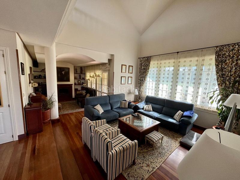 Foto 10750548-2fb5-45a3-a622-a3d3f536830a. Chalet with heating parking in santa maría de Getxo Getxo