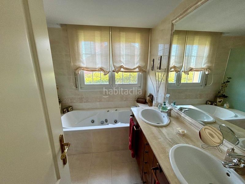 Foto 8946d87d-3007-4b59-91b7-8a15ba7925bc. Chalet with heating parking in santa maría de Getxo Getxo