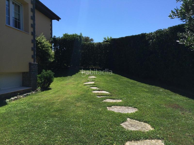 Foto 9a88ff8c-e1ed-4984-9e45-c02da659c80e. Chalet with heating parking in santa maría de Getxo Getxo