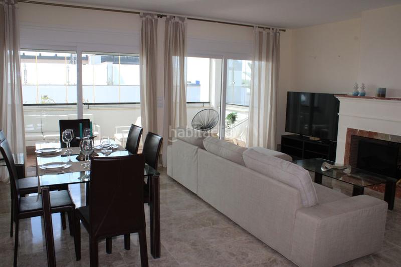 Foto 2f187823-9d1a-4a4a-9588-ecb7a4529b8a. Alquiler casa adosada impresionante dúplex con vistas al mar. en Marbella