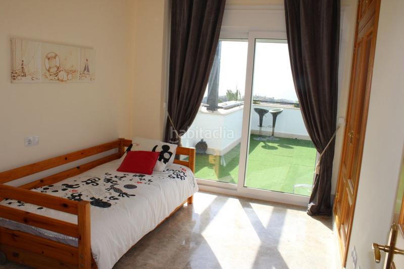 Foto 625e6b18-e184-406d-a955-33e1b349f83e. Alquiler casa adosada impresionante dúplex con vistas al mar. en Marbella