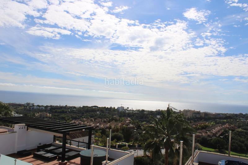 Foto b3f8d1d3-621c-4b52-85c6-15d70b315be6. Alquiler casa adosada impresionante dúplex con vistas al mar. en Marbella