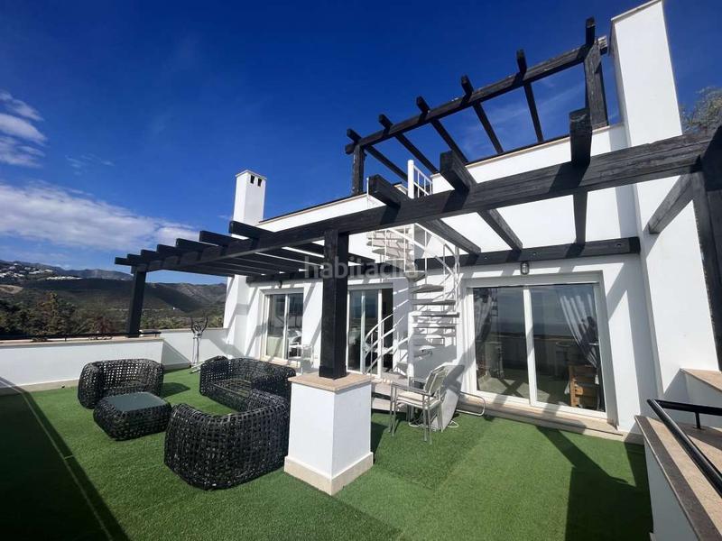 Foto df8217d1-b9a0-4407-8d7a-798bf53cee72. Alquiler casa adosada impresionante dúplex con vistas al mar. en Marbella