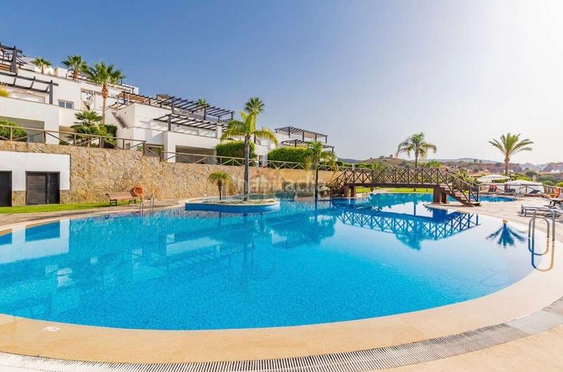 Foto fa279821-bffa-4c0e-bb48-9a4253c7c5a7. Alquiler casa adosada impresionante dúplex con vistas al mar. en Marbella